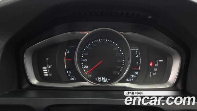 Volvo V60 Cross Country T5 AWD 2016 — фото 8