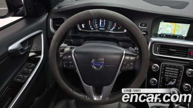 Volvo V60 Cross Country T5 AWD 2016 — фото 17