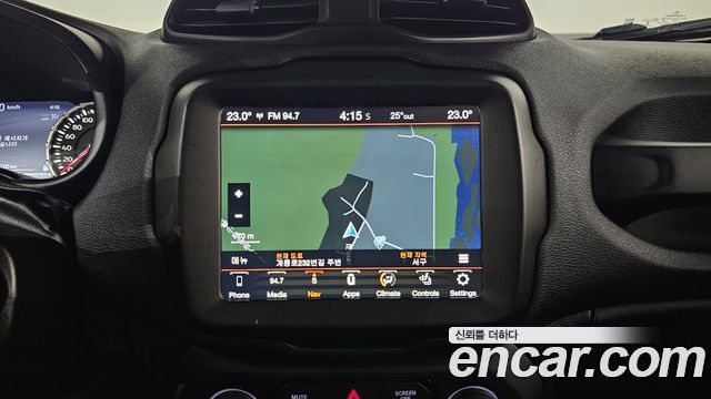 Jeep Renegade 2.4 Limited 2019 — фото 15