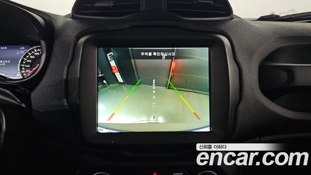 Jeep Renegade 2.4 Limited 2019 — фото 16