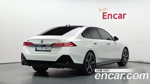 BMW 5 Series (G60) 530i xDrive M Sport 2025 — фото 2