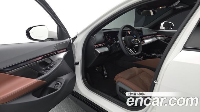 BMW 5 Series (G60) 530i xDrive M Sport 2025 — фото 10