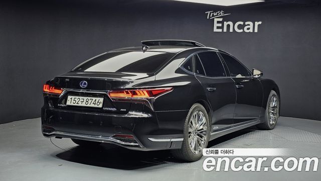 Lexus LS500h (V) 3.5 Platinum AWD 2018 — фото 2