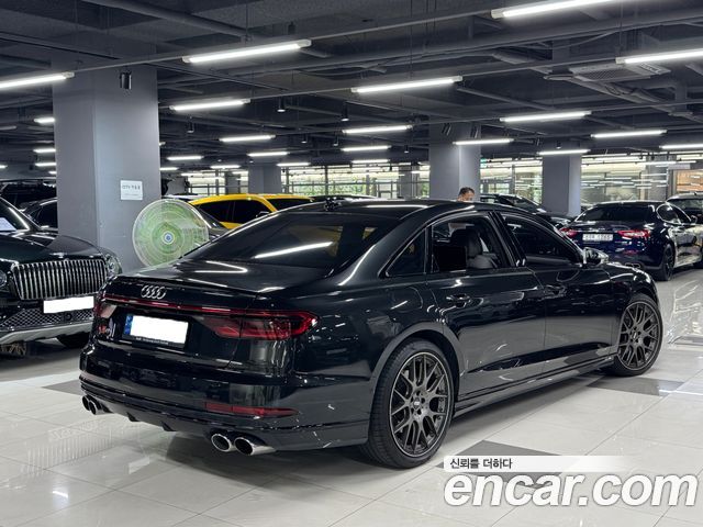 Audi S8 (D5) 4.0 TFSI Quattro LWB 2021 — фото 3