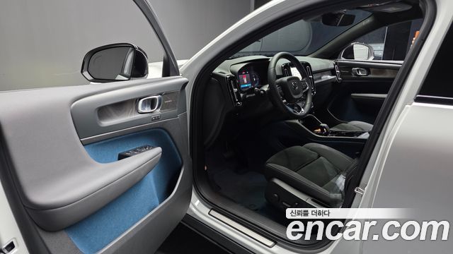 Volvo C40 Recharge Twin Ultimate 2023 — фото 10