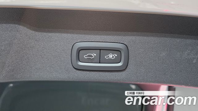 Volvo C40 Recharge Twin Ultimate 2023 — фото 19