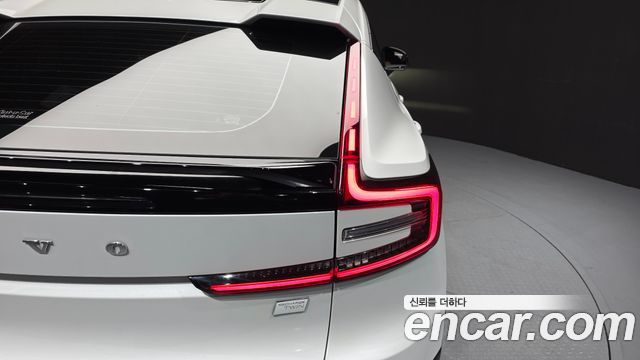 Volvo C40 Recharge Twin Ultimate 2023 — фото 23