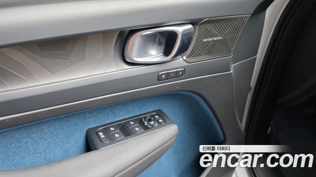 Volvo C40 Recharge Twin Ultimate 2023 — фото 24