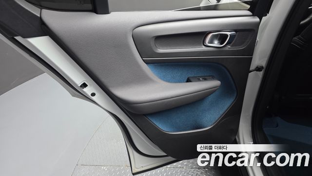 Volvo C40 Recharge Twin Ultimate 2023 — фото 25