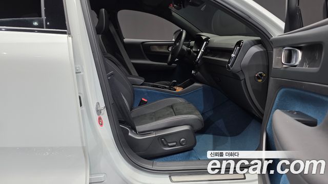 Volvo C40 Recharge Twin Ultimate 2023 — фото 26