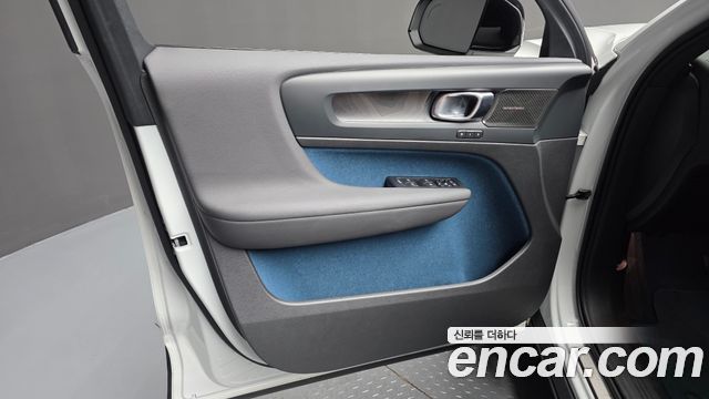 Volvo C40 Recharge Twin Ultimate 2023 — фото 27
