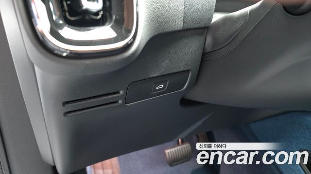 Volvo C40 Recharge Twin Ultimate 2023 — фото 28