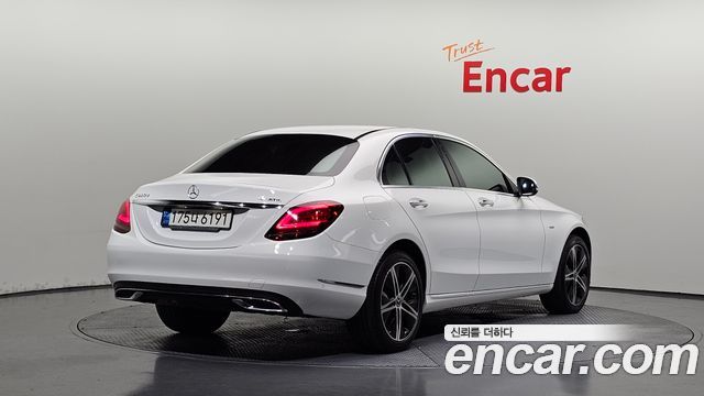 Mercedes-Benz C-Class (W205) C220 d 4MATIC 2020 — фото 2
