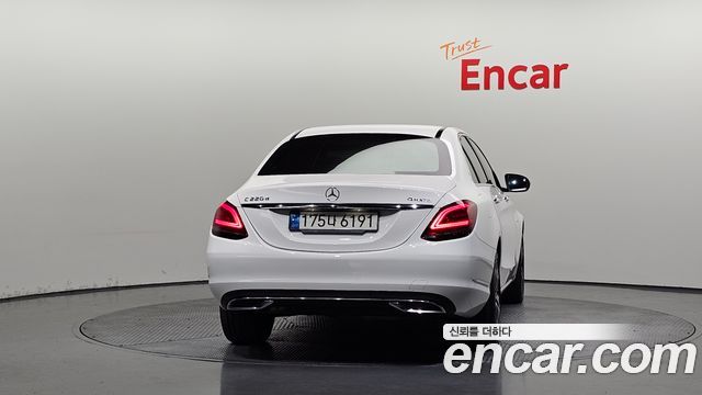 Mercedes-Benz C-Class (W205) C220 d 4MATIC 2020 — фото 4