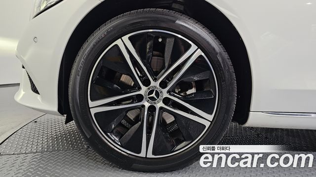 Mercedes-Benz C-Class (W205) C220 d 4MATIC 2020 — фото 5
