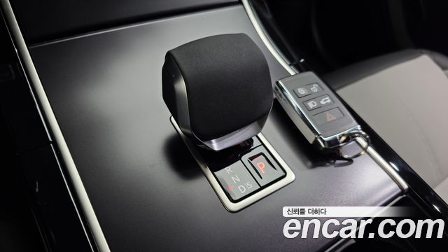 Land Rover Range Rover Velar 2.0 P250 Dynamic SE 2026 — фото 13