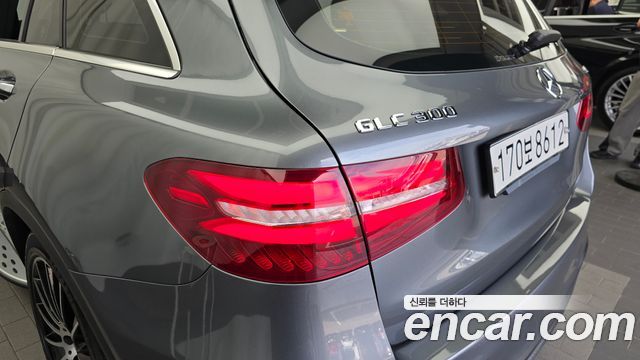 Mercedes-Benz GLC-Class (X253) GLC300 4MATIC AMG Line 2019 — фото 23