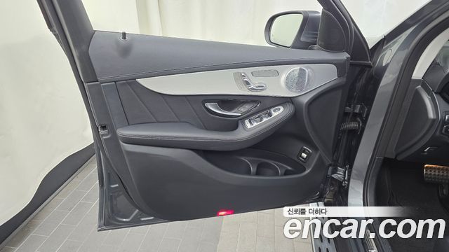 Mercedes-Benz GLC-Class (X253) GLC300 4MATIC AMG Line 2019 — фото 24
