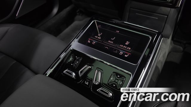 Audi A8 (D5) 55 TFSI Quattro Premium LWB 2023 — фото 19