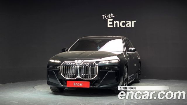 BMW i7 (G70) xDrive 60 M sport 2024 — фото 3