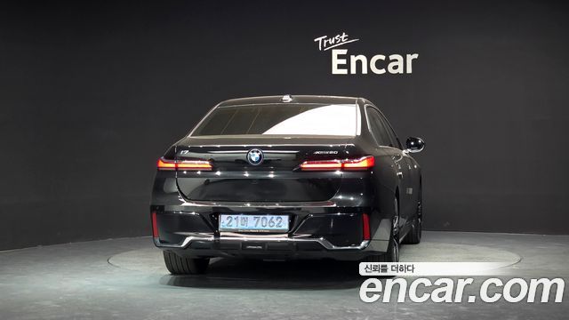BMW i7 (G70) xDrive 60 M sport 2024 — фото 4