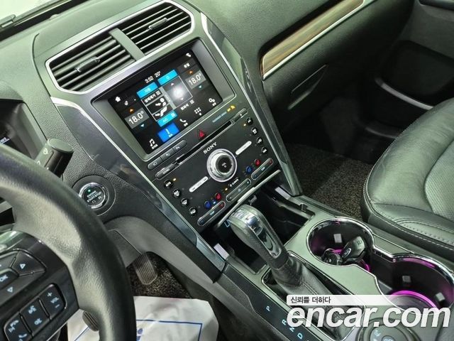 Ford Explorer 2.3 Limited 4WD 5th 2017 — фото 10