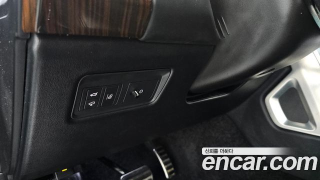 Land Rover Range Rover (IV) 5.0 SC Vogue SE LWB 2016 — фото 17