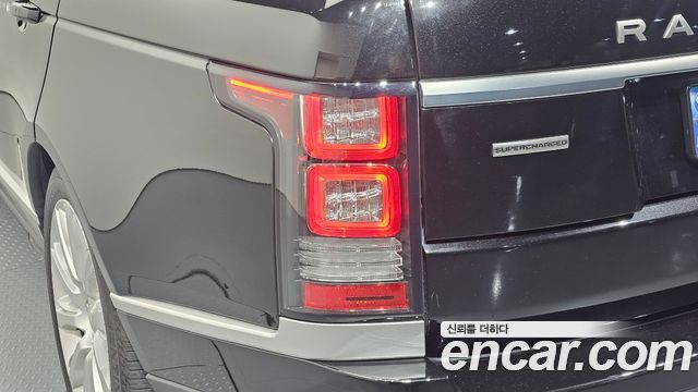 Land Rover Range Rover (IV) 5.0 SC Vogue SE LWB 2016 — фото 23