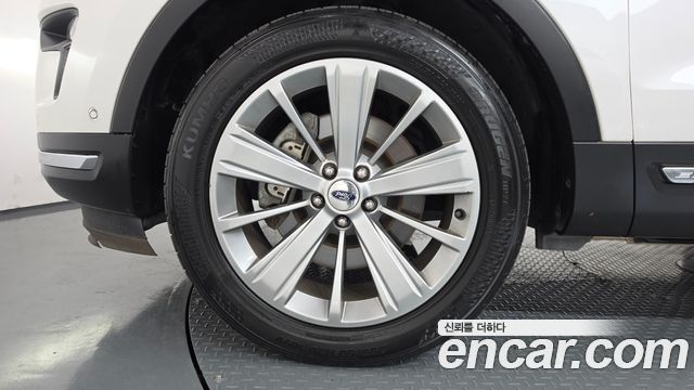 Ford Explorer 2.3 Limited 4WD 5th 2018 — фото 5