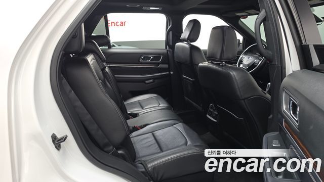 Ford Explorer 2.3 Limited 4WD 5th 2018 — фото 12
