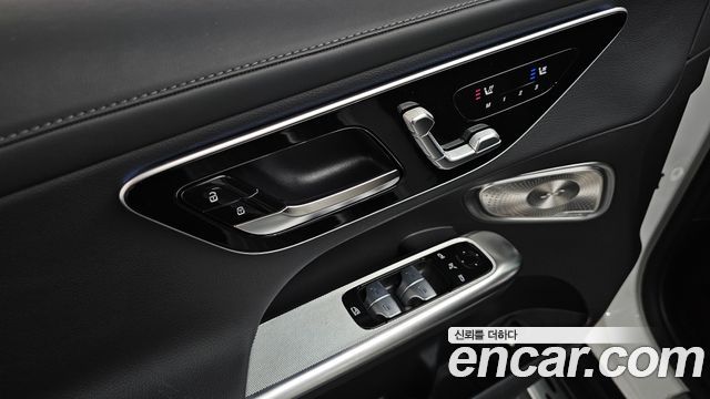 Mercedes-Benz GLC-Class (X254) GLC300 4MATIC Coupe 2024 — фото 23