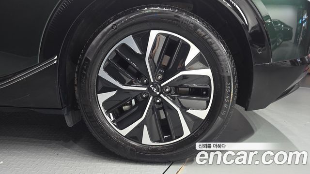 Kia EV6 Long Range Earth 2023 — фото 21