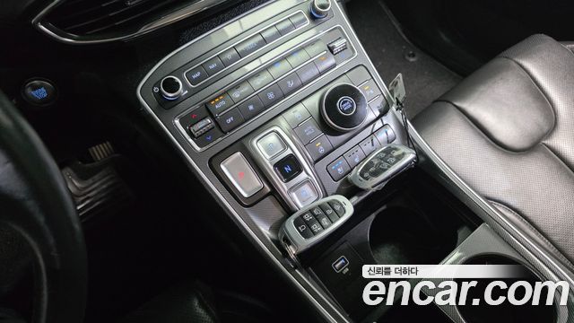 Hyundai Santa Fe Gasoline 2.5T 2WD Prestige 2021 — фото 9