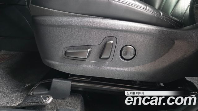 Hyundai Santa Fe Gasoline 2.5T 2WD Prestige 2021 — фото 31