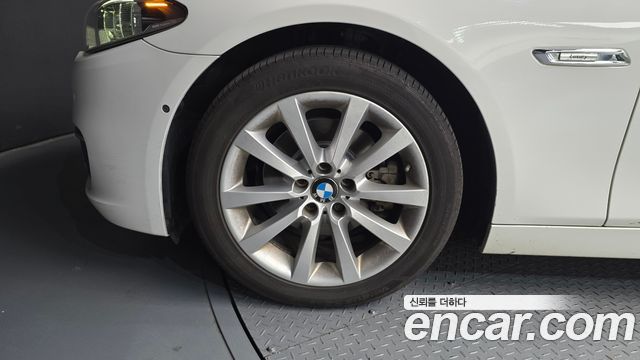 BMW 5 Series (F10) 528i xDrive Luxury Plus 2016 — фото 5