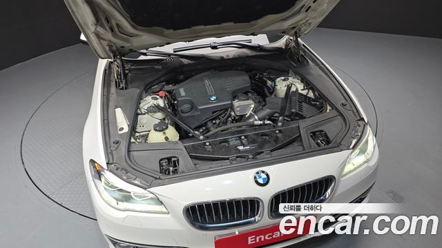 BMW 5 Series (F10) 528i xDrive Luxury Plus 2016 — фото 6