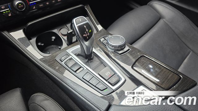 BMW 5 Series (F10) 528i xDrive Luxury Plus 2016 — фото 9