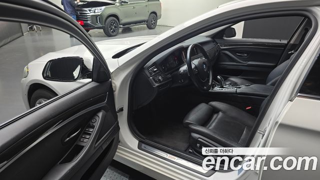BMW 5 Series (F10) 528i xDrive Luxury Plus 2016 — фото 10
