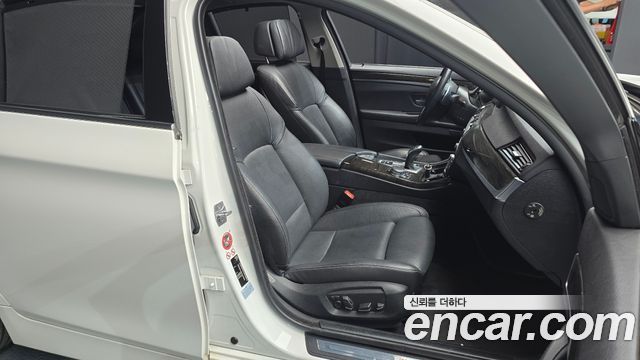 BMW 5 Series (F10) 528i xDrive Luxury Plus 2016 — фото 12
