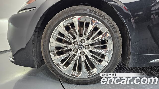 Lexus LS500h (V) 3.5 Platinum AWD 2018 — фото 5