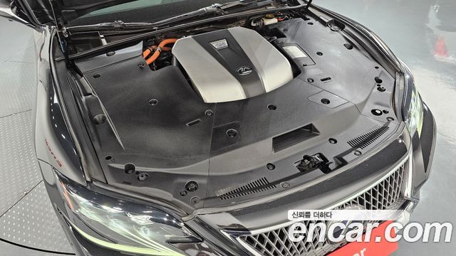 Lexus LS500h (V) 3.5 Platinum AWD 2018 — фото 6