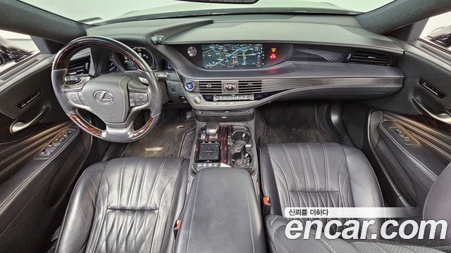 Lexus LS500h (V) 3.5 Platinum AWD 2018 — фото 7