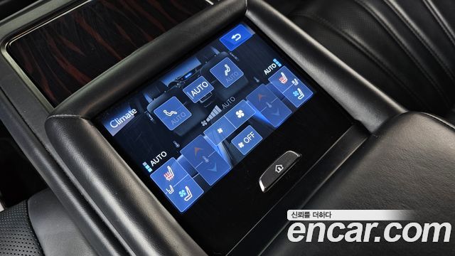 Lexus LS500h (V) 3.5 Platinum AWD 2018 — фото 20