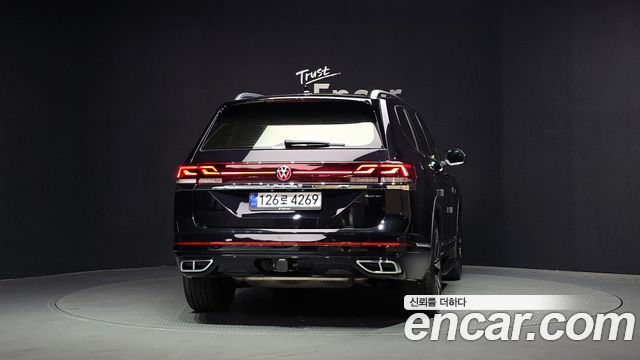 Volkswagen Atlas 2.0 TSI R-LINE 7-Seater 2025 — фото 4