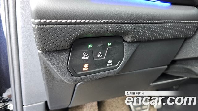 Volkswagen Atlas 2.0 TSI R-LINE 7-Seater 2025 — фото 19