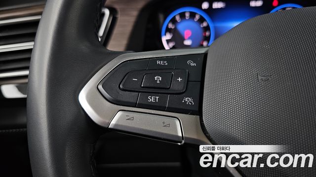 Volkswagen Atlas 2.0 TSI R-LINE 7-Seater 2025 — фото 34