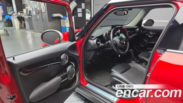 MINI Cooper 5Door HIGH 3rd 2017 — фото 10