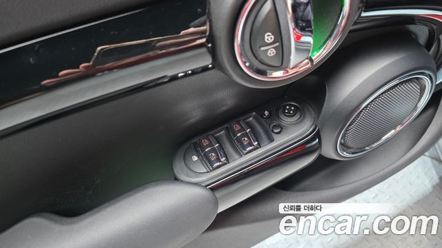 MINI Cooper 5Door HIGH 3rd 2017 — фото 18