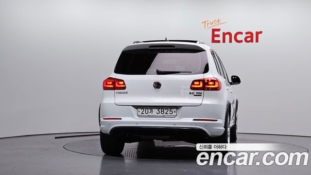 Volkswagen Tiguan 2.0 TDI R-Line 5N 2014 — фото 4