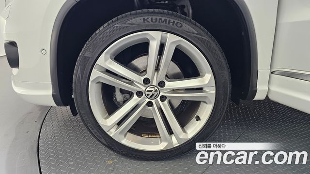 Volkswagen Tiguan 2.0 TDI R-Line 5N 2014 — фото 5